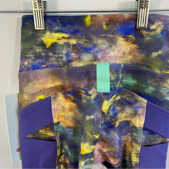 Lululemon Cargo Super-High-Rise Hiking Tight 25" Size 2 ALNM Altered Multi-Color - Picture 9 of 10